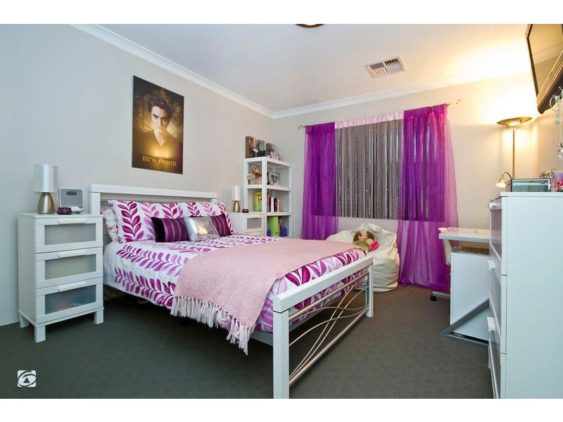18 Giverny Gardens, Aubin Grove WA 6164