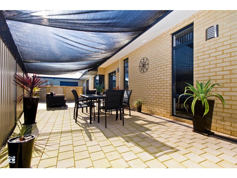 18 Giverny Gardens, Aubin Grove WA 6164