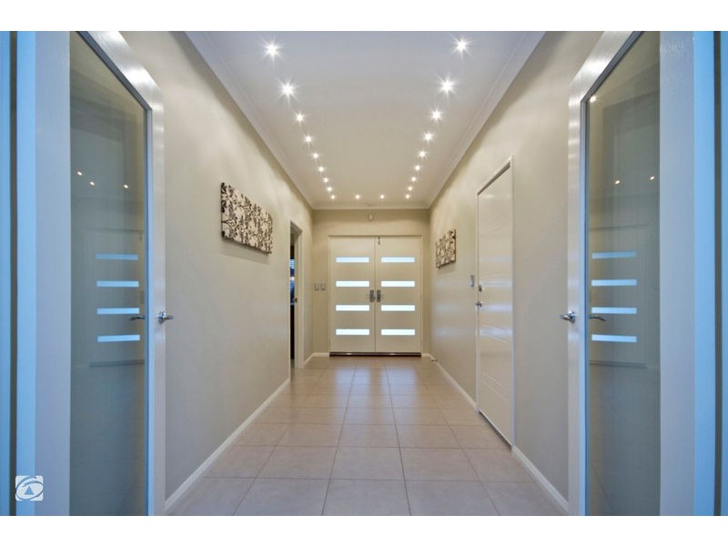 3 Tarwhine Close, South Lake WA 6164