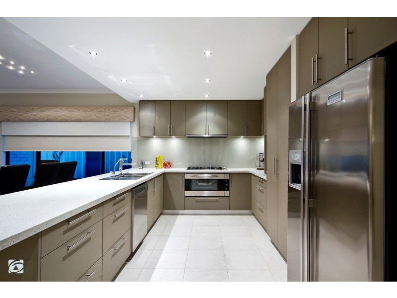 3 Tarwhine Close, South Lake WA 6164