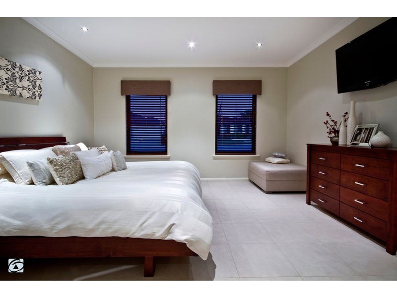 3 Tarwhine Close, South Lake WA 6164