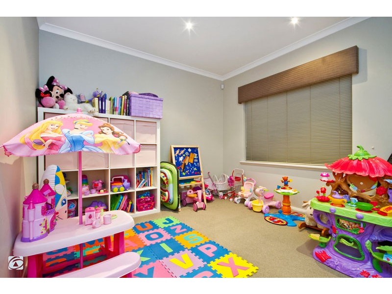 3 Tarwhine Close, South Lake WA 6164