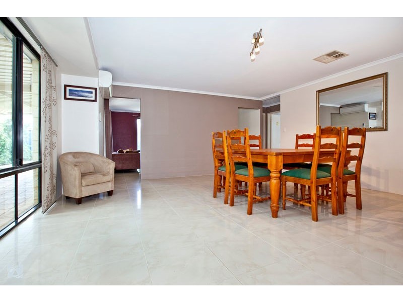 18 Wambiri Close, South Lake WA 6164