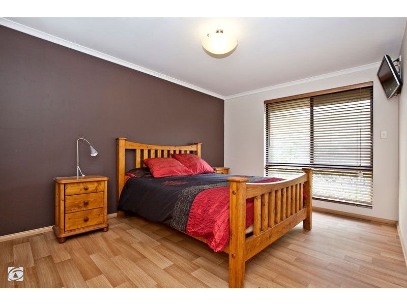 18 Wambiri Close, South Lake WA 6164