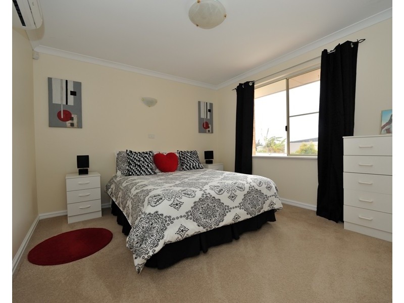 99 Glen Iris Drive, Jandakot WA 6164