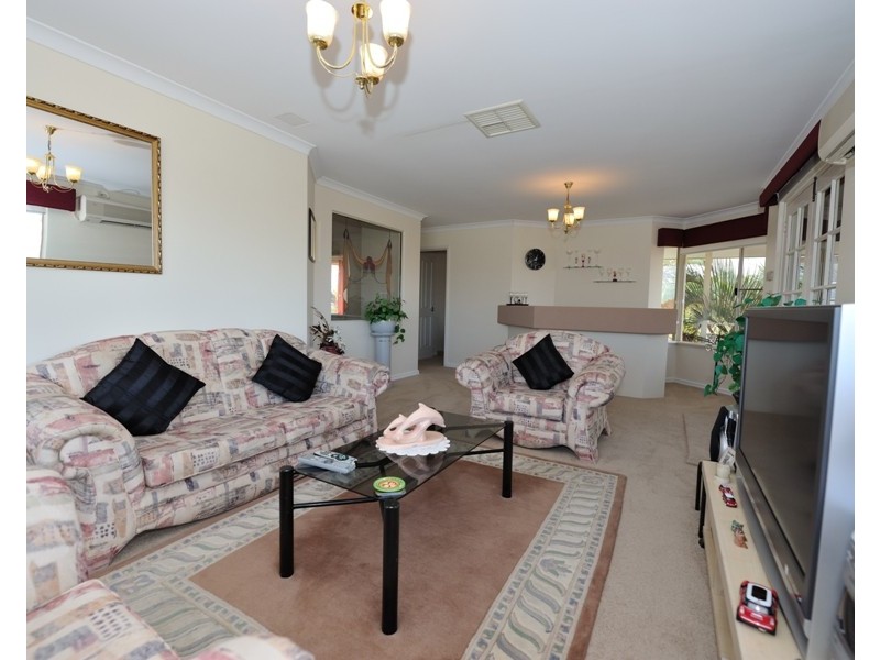 99 Glen Iris Drive, Jandakot WA 6164