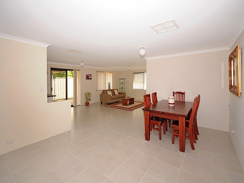 24a Corringle Grove, South Lake WA 6164