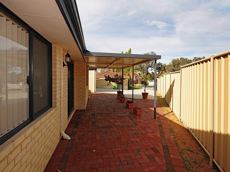 24a Corringle Grove, South Lake WA 6164