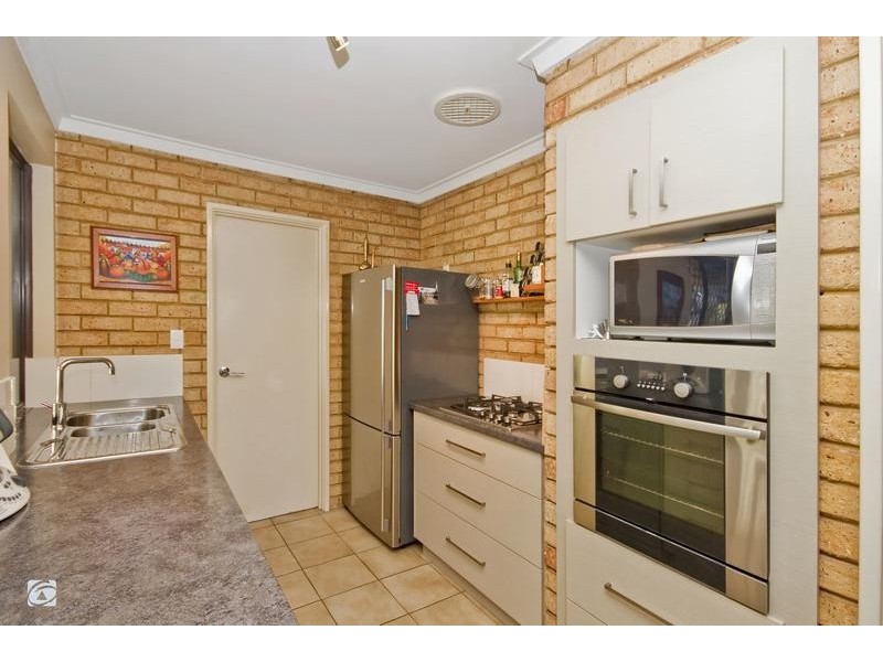 1 Nagambie Close, South Lake WA 6164