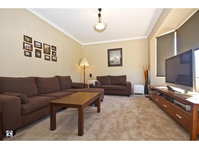 1 Nagambie Close, South Lake WA 6164