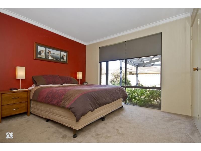 1 Nagambie Close, South Lake WA 6164