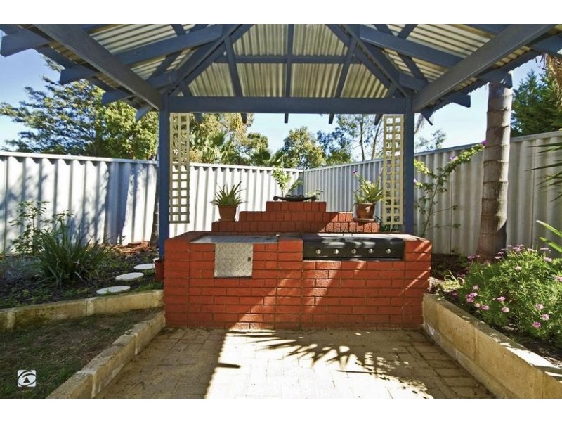 1 Nagambie Close, South Lake WA 6164
