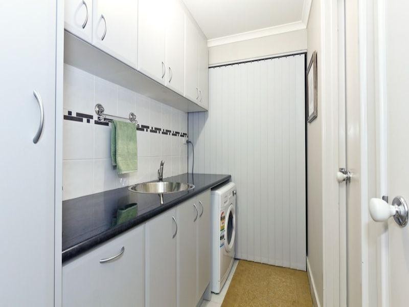 15 Sheffield Bend, Success WA 6164