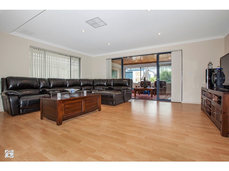 7 Coralgum Green, South Lake WA 6164