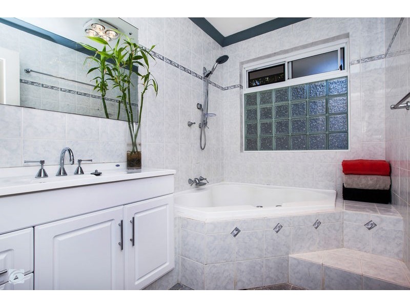 42 Allamanda Drive, South Lake WA 6164