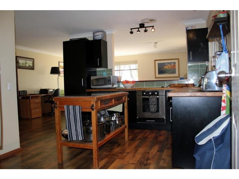 10 Tuart Place, Yangebup WA 6164