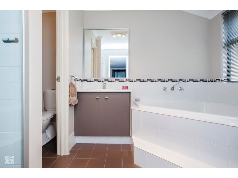 22 Longwood Bend, Aubin Grove WA 6164