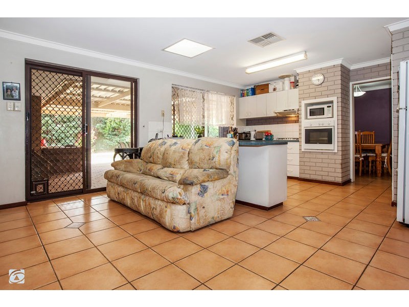 15 Dotterel Way, Yangebup WA 6164