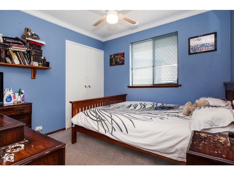 15 Dotterel Way, Yangebup WA 6164