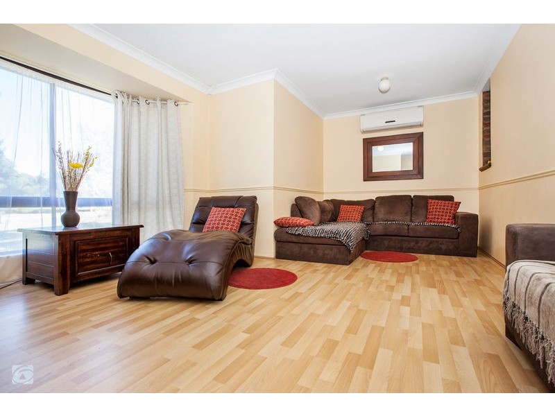 72 Glenbawn Drive, South Lake WA 6164