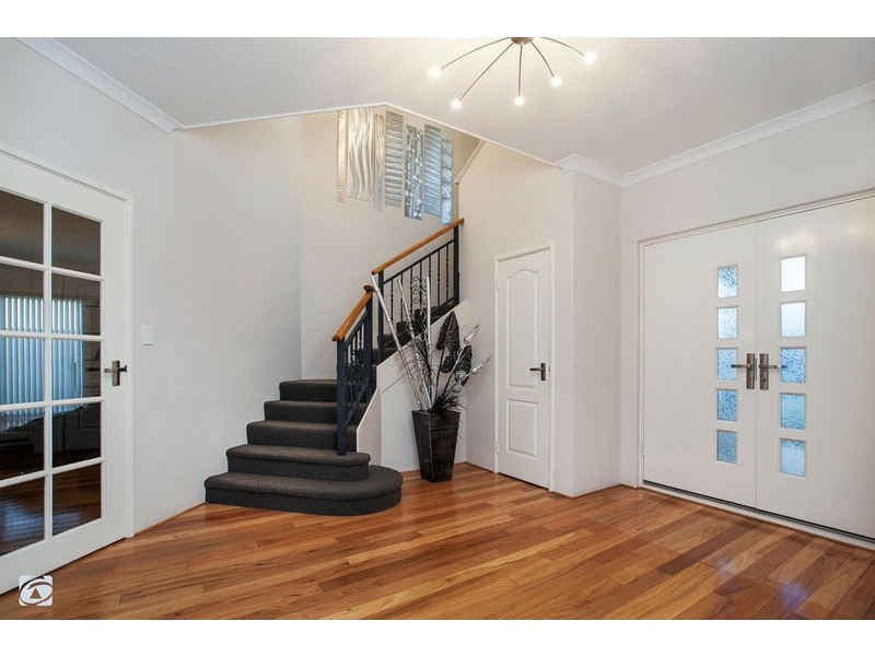 6 Senna Close, Coogee WA 6166