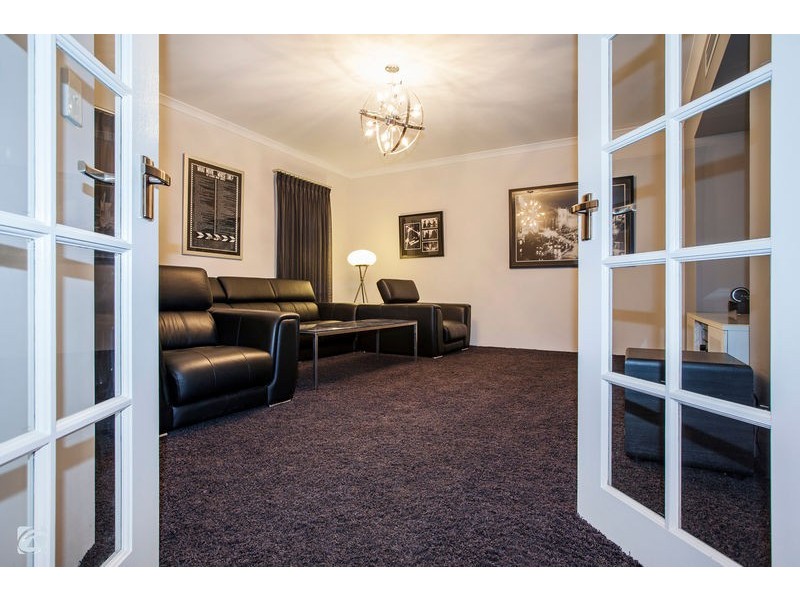 6 Senna Close, Coogee WA 6166