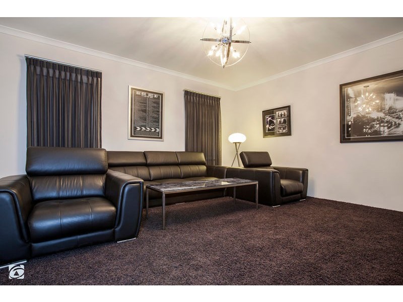 6 Senna Close, Coogee WA 6166