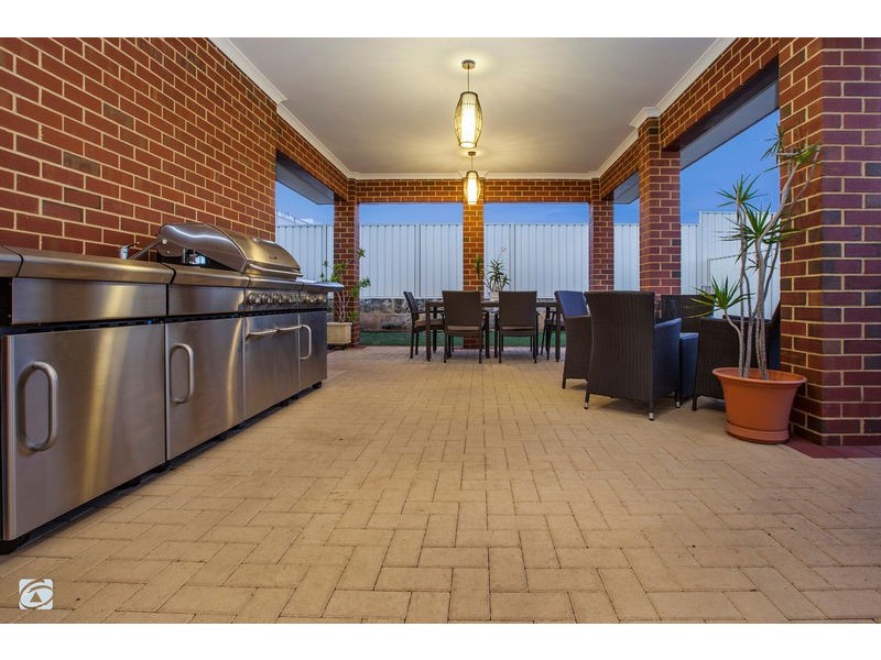 6 Senna Close, Coogee WA 6166