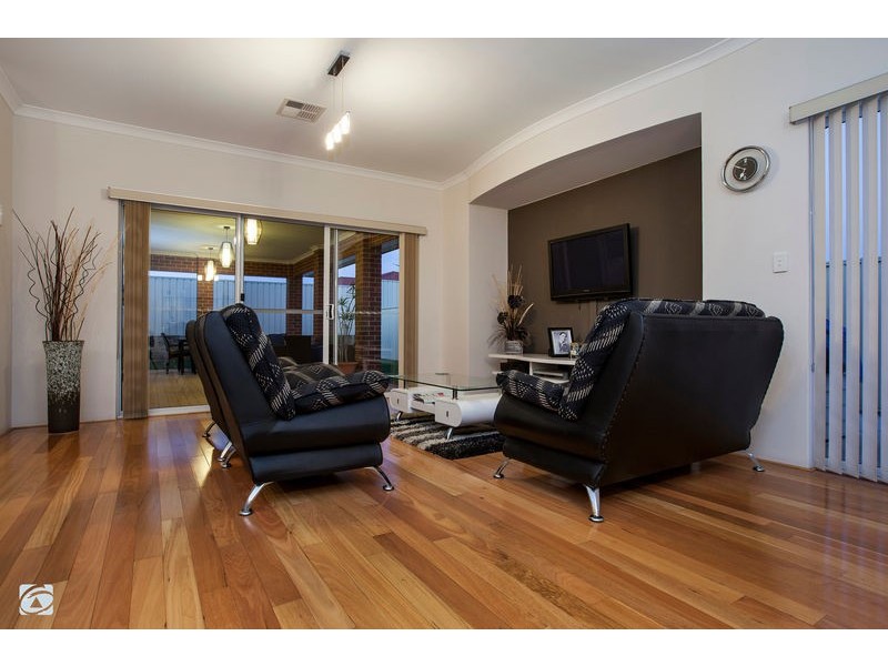 6 Senna Close, Coogee WA 6166