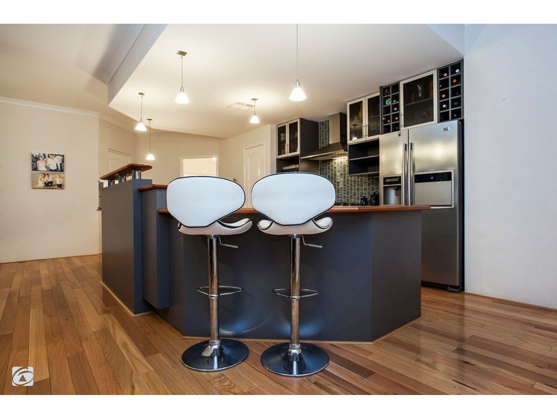 6 Senna Close, Coogee WA 6166
