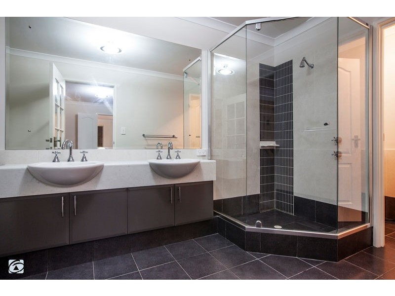 6 Senna Close, Coogee WA 6166