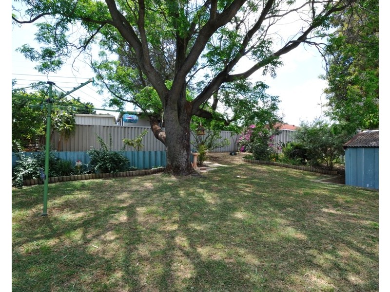 28 Quinlan Street, Coolbellup WA 6163