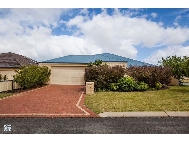 18 Alexandria Follow, Success WA 6164