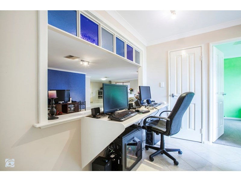 18 Alexandria Follow, Success WA 6164