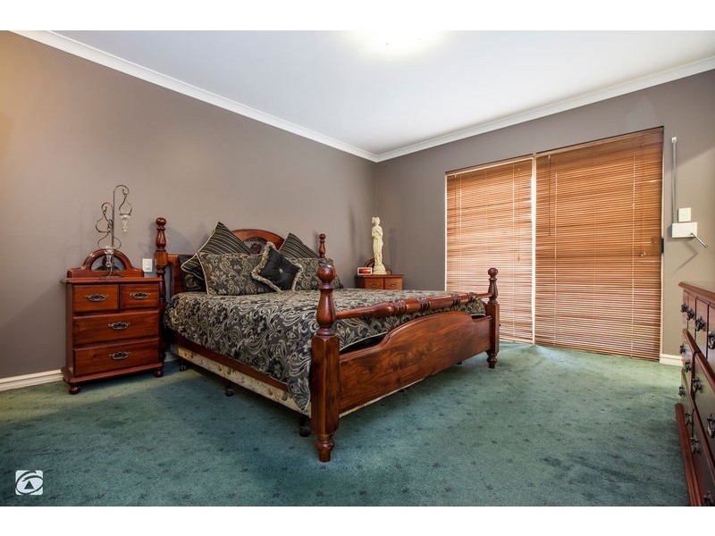 5 Ellery Court, Success WA 6164