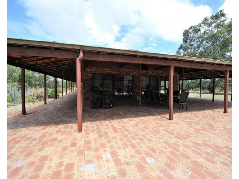 54 Leslie Road, Wandi WA 6167