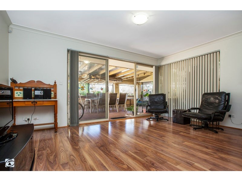 5 Poinsettia Grove, South Lake WA 6164