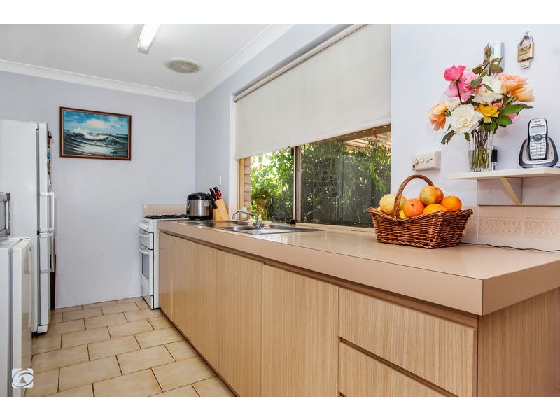 16 Waigen Place, South Lake WA 6164