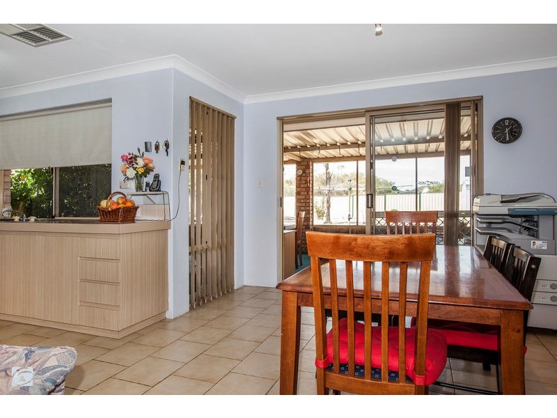 16 Waigen Place, South Lake WA 6164