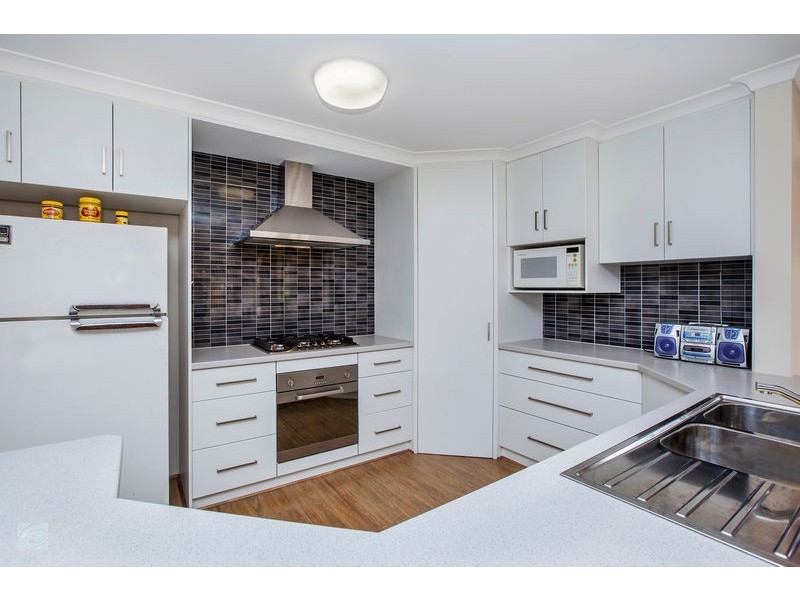 6 Leatherwood Rise, South Lake WA 6164