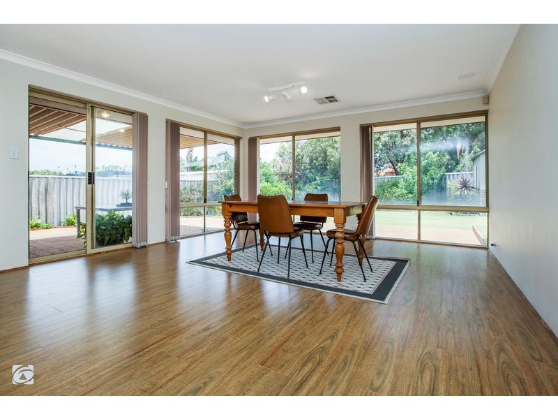 6 Leatherwood Rise, South Lake WA 6164