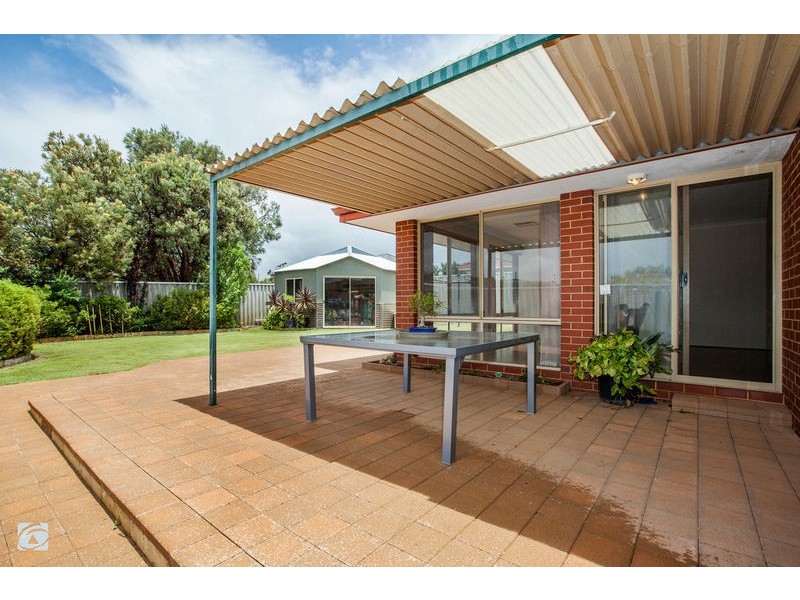 6 Leatherwood Rise, South Lake WA 6164