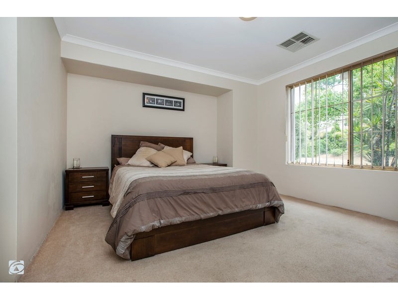 6 Leatherwood Rise, South Lake WA 6164