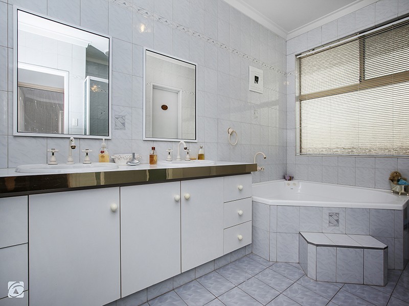 33b Birchley Road, Yangebup WA 6164