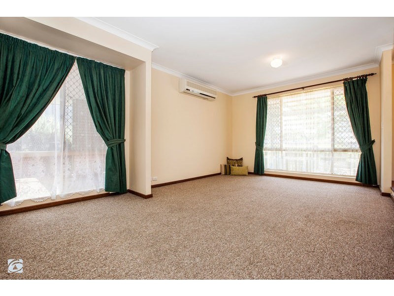 32 Manberry Way, Yangebup WA 6164