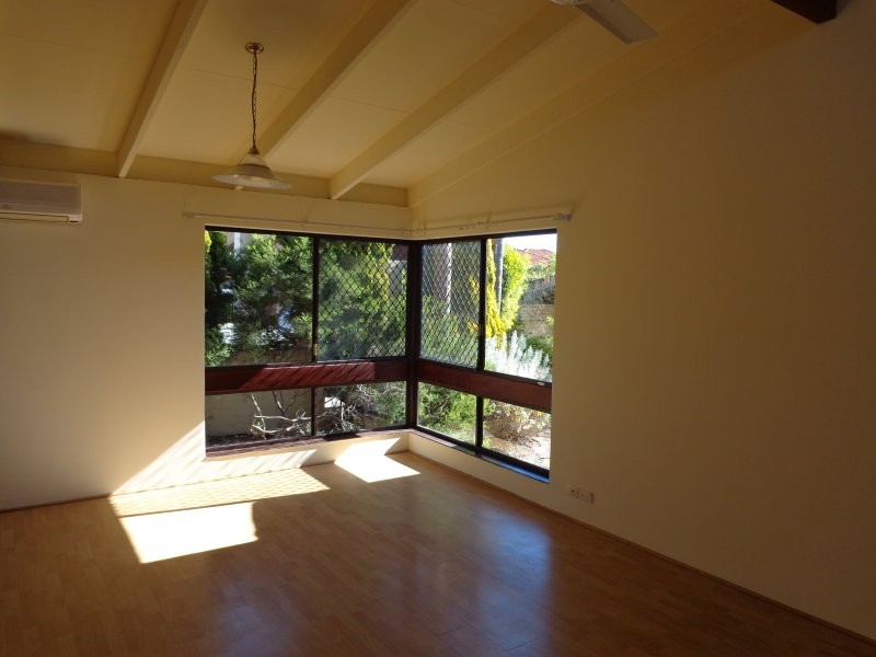 4/4 Thelma Street, Como WA 6152