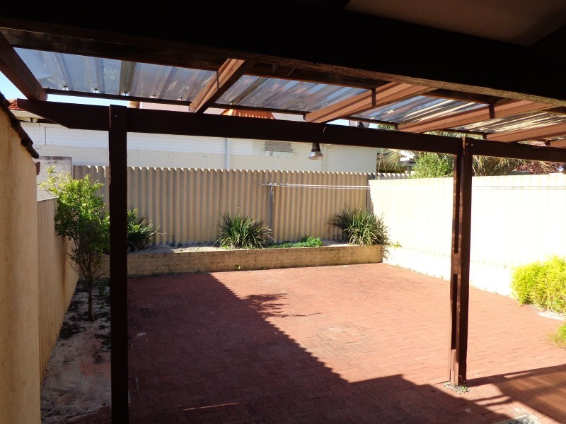 4/4 Thelma Street, Como WA 6152