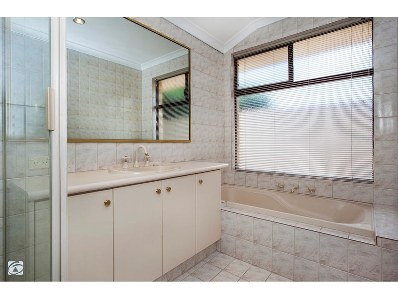 190 Glen Iris Drive, Jandakot WA 6164