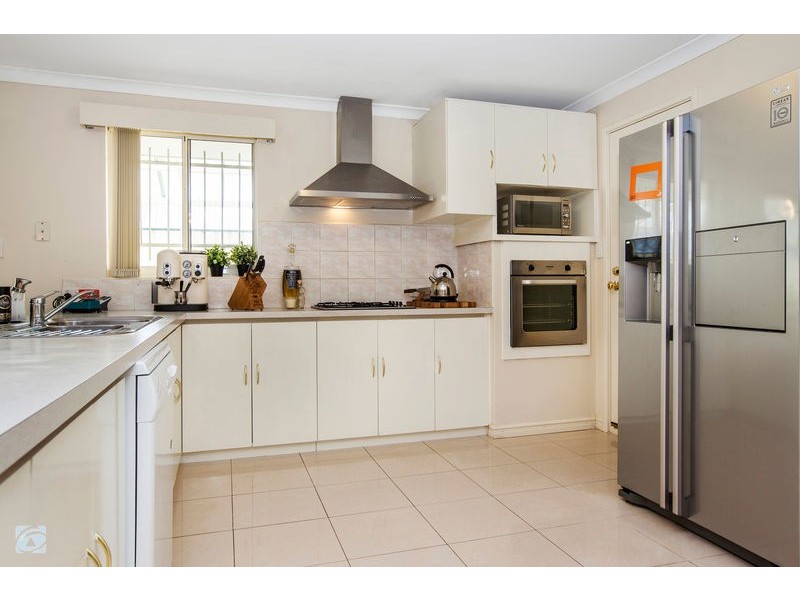 22 Beroona Way, South Lake WA 6164