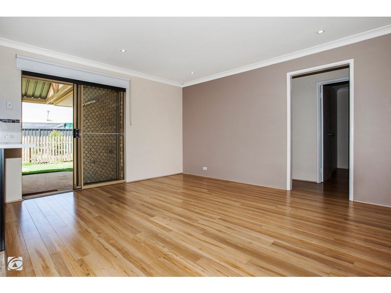 7 Barrine Gardens, South Lake WA 6164